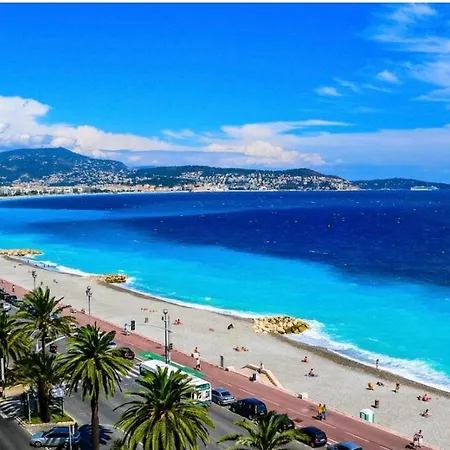 Magnifique 2 Pieces En Plein Coeur Du Vieux Nice