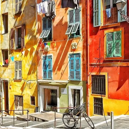 Magnifique 2 Pieces En Plein Coeur Du Vieux Nice